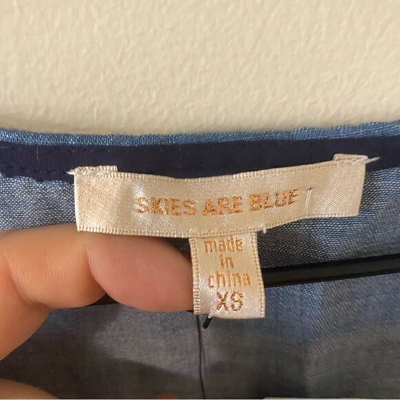 skies are blue kedebe embroidered chambray tank - Picture 4 of 10